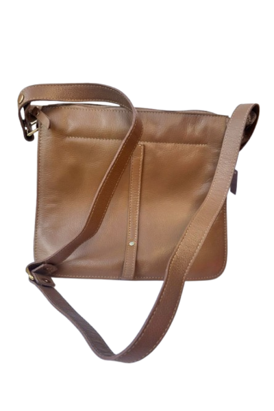 Bolsa de couro cor caramelo nobre