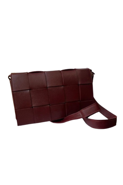 Bolsa de couro cor vinho intenso